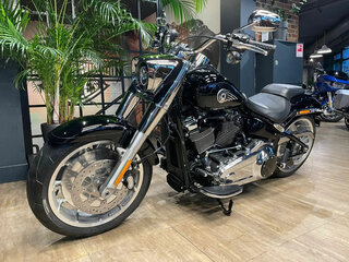 2025 Harley-Davidson Fat Boy, чёрный, 3850000 рублей, вид 3
