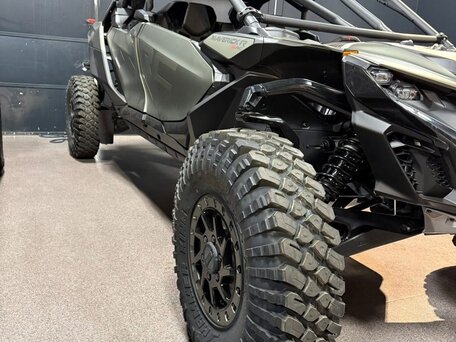 2025 BRP Can-Am Maverick R, серый, 6300000 рублей, вид 2