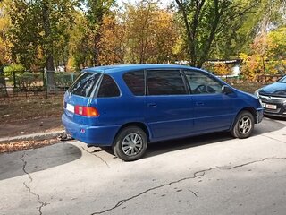 1997 Toyota Ipsum I (M10), синий, 690000 рублей, вид 4