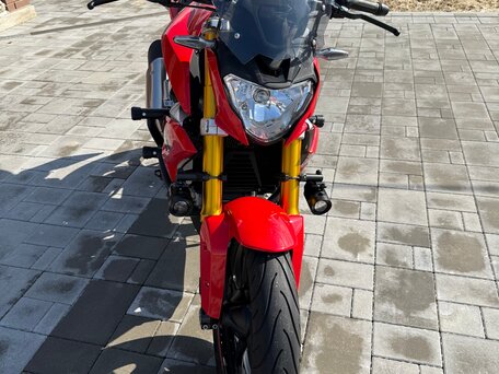 2020 BMW G 310 R, красный, 510000 рублей, вид 3