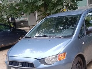 2010 Mitsubishi Colt CZ2 VI (Z30) Рестайлинг, серебристый, 650000 рублей, вид 2