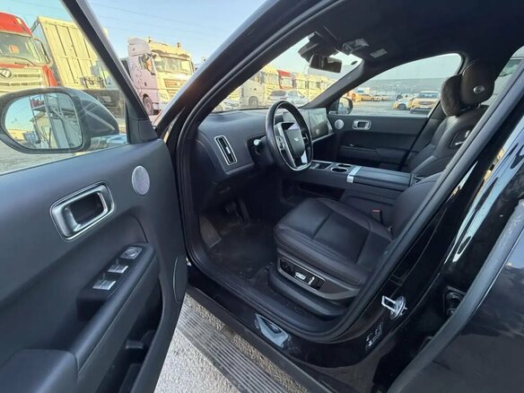 2023 Li Auto (Lixiang) L9 44.5 kWh I, чёрный, 6300000 рублей - вид 6