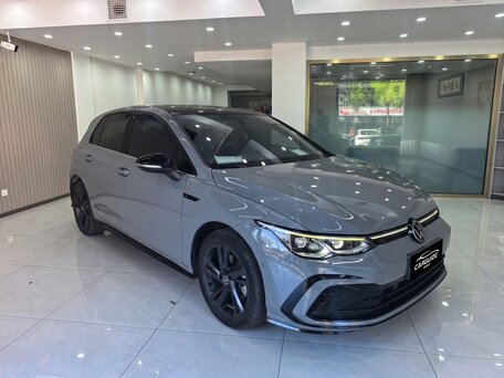 2022 Volkswagen Golf VIII, серый, 2049000 рублей, вид 3