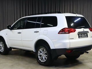 2015 Mitsubishi Pajero Sport II Рестайлинг, белый, 1699000 рублей, вид 4