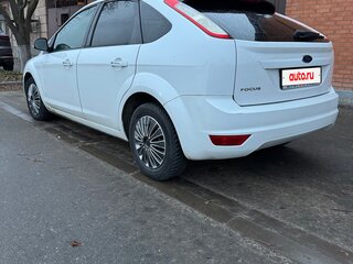 2010 Ford Focus II Рестайлинг, белый, 560000 рублей, вид 4