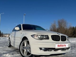 2010 BMW 1 серии 116i I (E81/E82/E87/E88) Рестайлинг, белый, 800000 рублей, вид 4