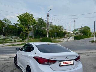 2015 Hyundai Elantra V (MD) Рестайлинг, белый, 1650000 рублей, вид 3