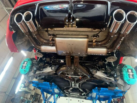 2015 BMW X6 50i II (F16), красный, 3850000 рублей - вид 13
