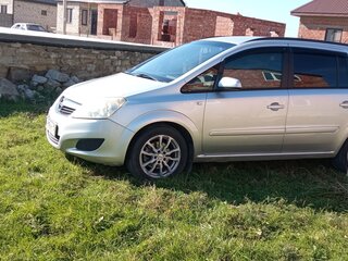 2008 Opel Zafira B Рестайлинг, серебристый, 670000 рублей, вид 2
