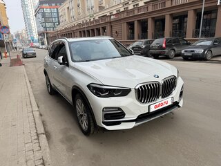 2020 BMW X5 40i IV (G05/G18), белый, 5400000 рублей, вид 4