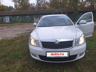 2012 Skoda Octavia II (A5) Рестайлинг, белый, 900000 рублей, вид 1