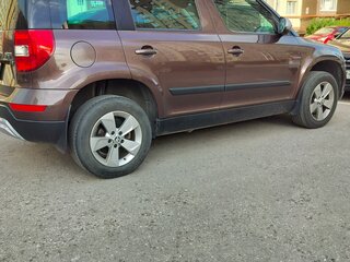 2014 Skoda Yeti I Рестайлинг, коричневый, 1250000 рублей, вид 5