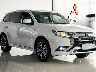 2022 Mitsubishi Outlander III Рестайлинг 3, белый, 2650000 рублей, вид 2