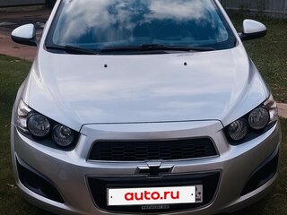2013 Chevrolet Aveo II, серебристый, 800000 рублей, вид 1