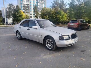 1994 Mercedes-Benz C-Класс 220 I (W202), серебристый, 220000 рублей, вид 1