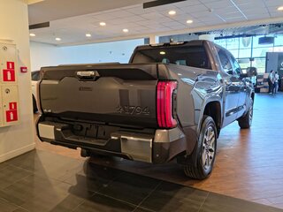 2025 Toyota Tundra CrewMax III, серый, 9650000 рублей, вид 4