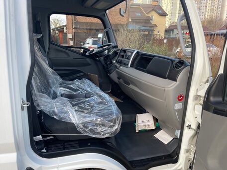 2023 Fuso (Mitsubishi) Canter, белый, 5300000 рублей, вид 4