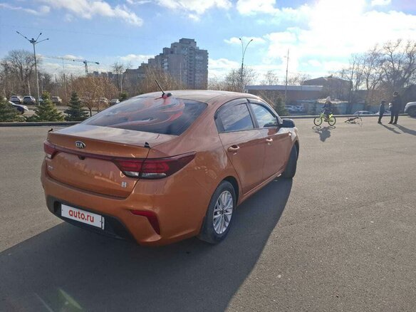 2019 Kia Rio IV, оранжевый, 1535000 рублей - вид 12
