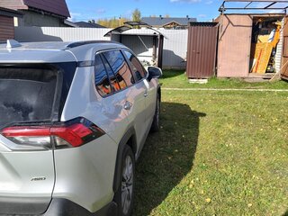 2022 Toyota RAV4 V (XA50), серебристый, 3600000 рублей, вид 5