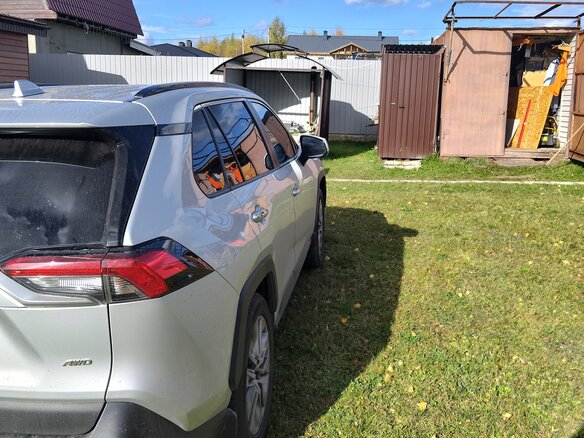 2022 Toyota RAV4 V (XA50), серебристый - вид 1