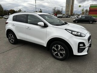 2020 Kia Sportage IV Рестайлинг, белый, 2200000 рублей, вид 1