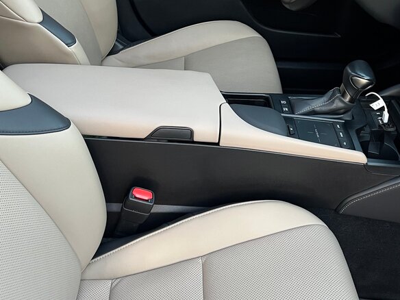 2019 Lexus ES 300h VII, серый, 4500000 рублей - вид 12