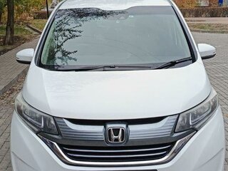 2017 Honda Freed+ II, белый, 1350000 рублей, вид 2