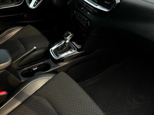 2019 Kia Ceed III, серый, 1550000 рублей - вид 4