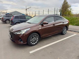 2021 Hyundai Solaris II Рестайлинг, коричневый, 1620000 рублей, вид 1