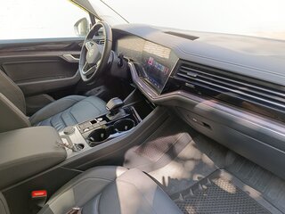 2021 Volkswagen Touareg III, белый, 7800000 рублей, вид 5