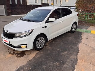 2015 Kia Rio III Рестайлинг, белый, 1100000 рублей, вид 2