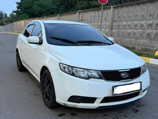 2010 Kia Cerato 5-speed II, белый, 460000 рублей, вид 2