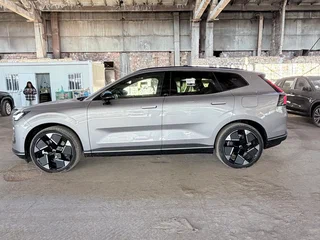2026 Volvo XC70 III, серый, 6800000 рублей, вид 2