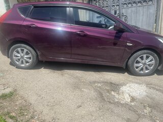 2013 Hyundai Solaris I, фиолетовый, 600000 рублей, вид 4