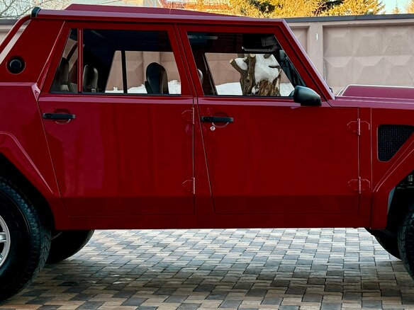 1992 Lamborghini LM002, красный - вид 4