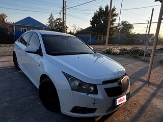 2010 Chevrolet Cruze I, белый, 600000 рублей, вид 2