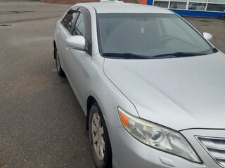 2009 Toyota Camry VI (XV40) Рестайлинг, серебристый, 1350000 рублей, вид 3