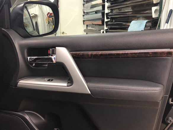 2013 Toyota Land Cruiser 200 Series Рестайлинг 1, чёрный, 5050000 рублей - вид 17