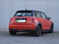 2018 Mini Hatch Cooper III (F55/F56) Рестайлинг, оранжевый - вид 4