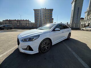 2019 Hyundai Sonata VII (LF) Рестайлинг, белый, 1950000 рублей, вид 1