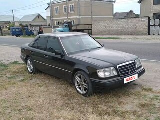 1993 Mercedes-Benz E-Класс 280 I (W124), чёрный, 980000 рублей, вид 2