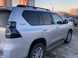 2021 Toyota Land Cruiser Prado 150 Series Рестайлинг 3, серый, 8000000 рублей, вид 4
