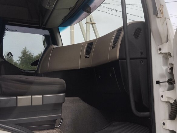 2011 Renault Premium, белый, 3000000 рублей - вид 28