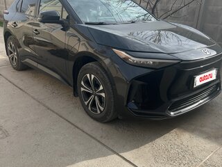 2022 Toyota bZ4X I, чёрный, 4500000 рублей, вид 2