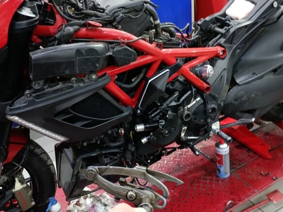 2009 Ducati 848, красный, 680000 рублей - вид 8
