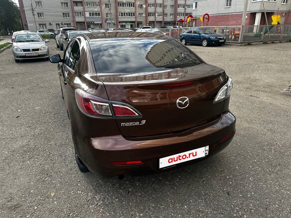 2011 Mazda 3 II (BL), коричневый, 799000 рублей - вид 3