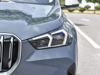 2026 BMW X1 Long 25Li xDrive III (U11/U12), серебристый, 5565000 рублей, вид 4