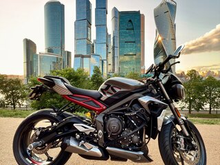 2022 Triumph Street Triple, серебристый, 990000 рублей, вид 5