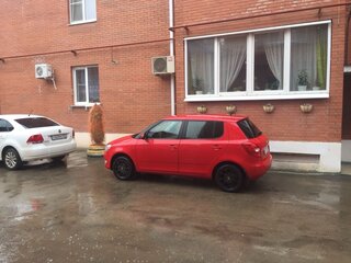2012 Skoda Fabia II Рестайлинг, красный, 550000 рублей, вид 3