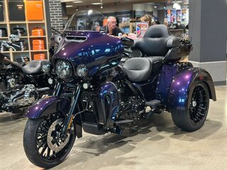 2025 Harley-Davidson Tri Glide, фиолетовый, 7250000 рублей, вид 1